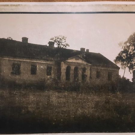 Dwór na Wichrowym Wzgórzu Acomodação com café da manhã Przybysławice Exterior foto