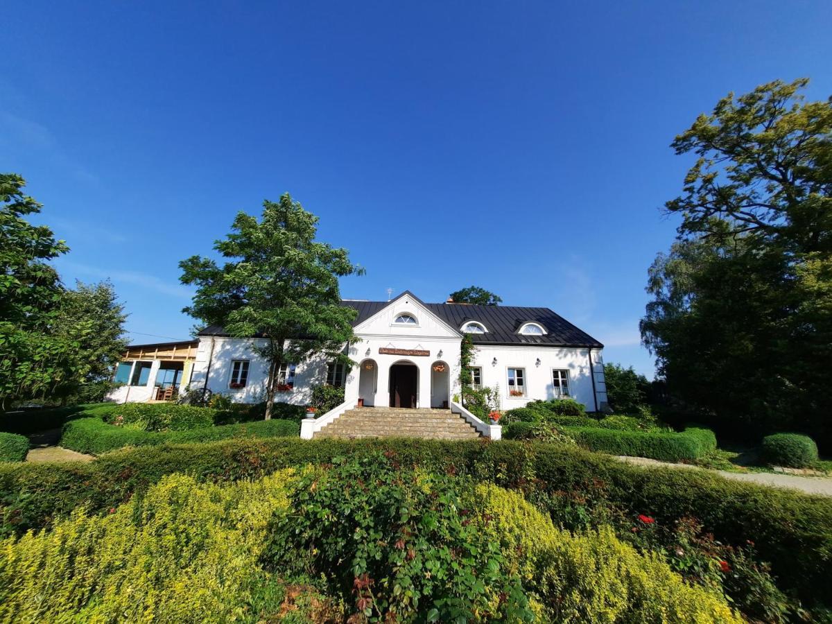 Dwór na Wichrowym Wzgórzu Acomodação com café da manhã Przybysławice Exterior foto