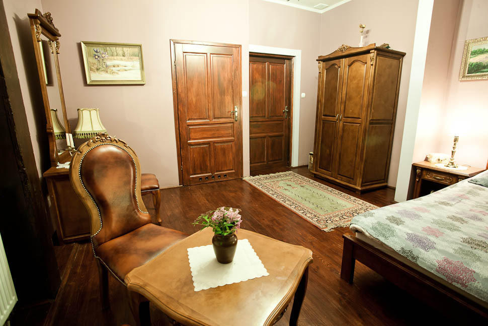 Dwór na Wichrowym Wzgórzu Acomodação com café da manhã Przybysławice Quarto foto