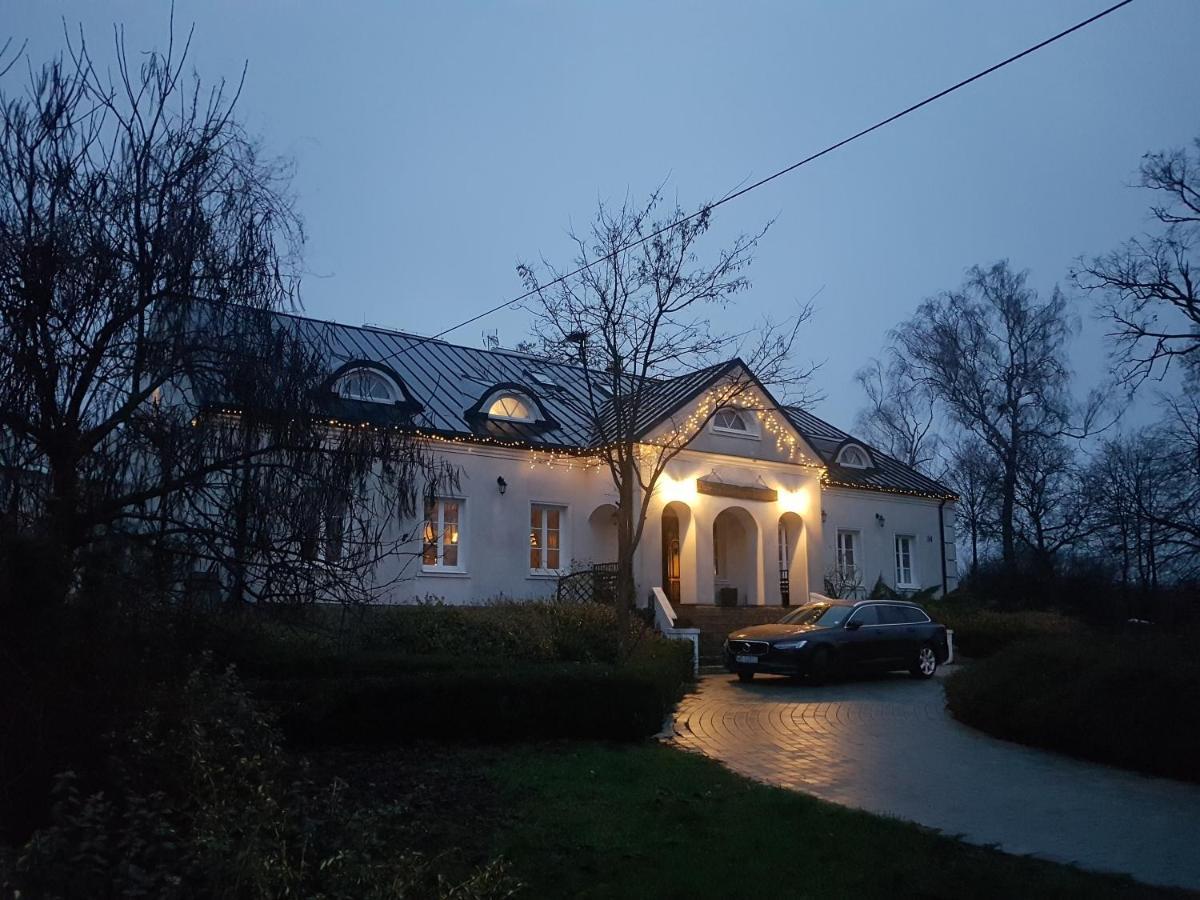 Dwór na Wichrowym Wzgórzu Acomodação com café da manhã Przybysławice Exterior foto